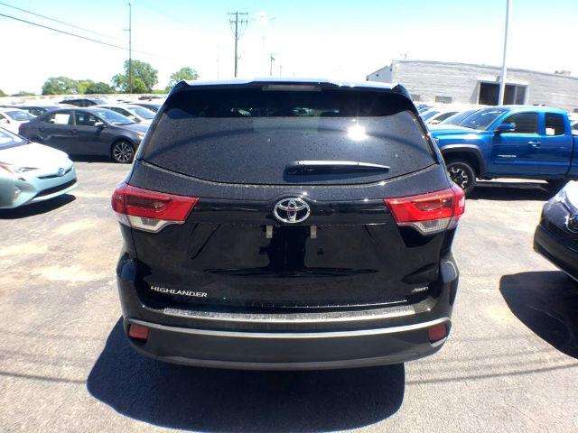 2017 Toyota Highlander LE V6